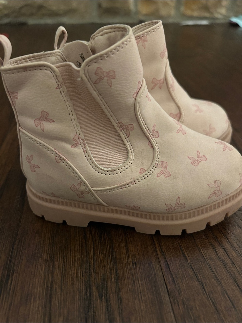 Pink bow boots size 6